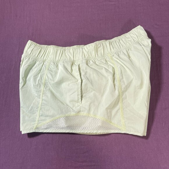 Offline by Aerie 2" running shorts in pale Yellow - Size Medium - Picture 9 of 9